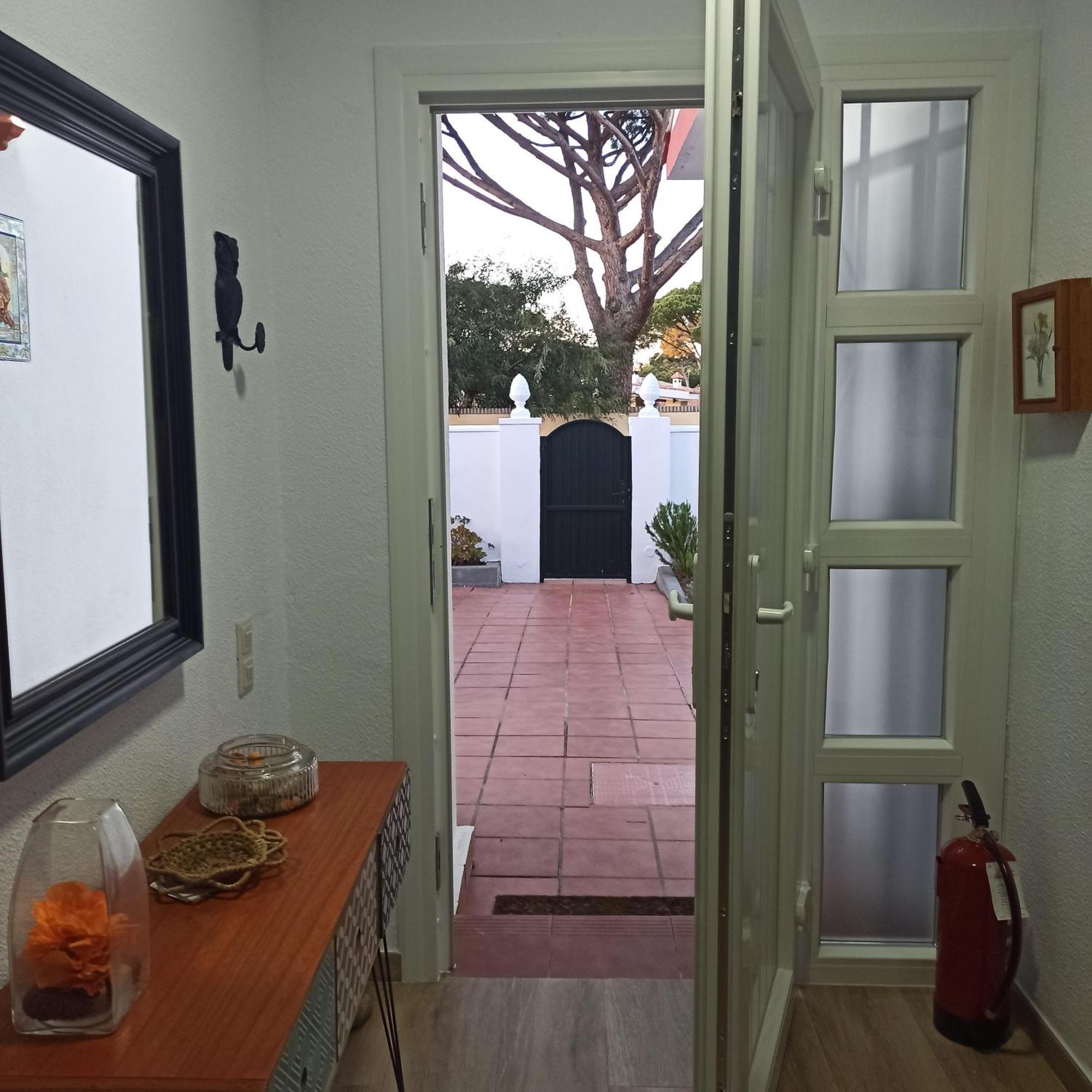 Chalet En Roche โกนิล เด ลาฟรอนเตรา ภายนอก รูปภาพ